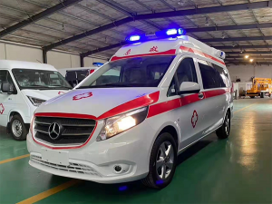 奔驰监护型救护车