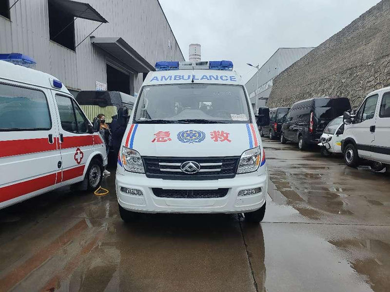 大通V80短轴监护型救护车-JHW