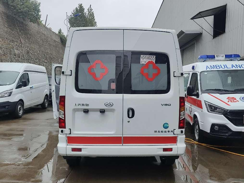 大通V80短轴运输型救护车-JHW