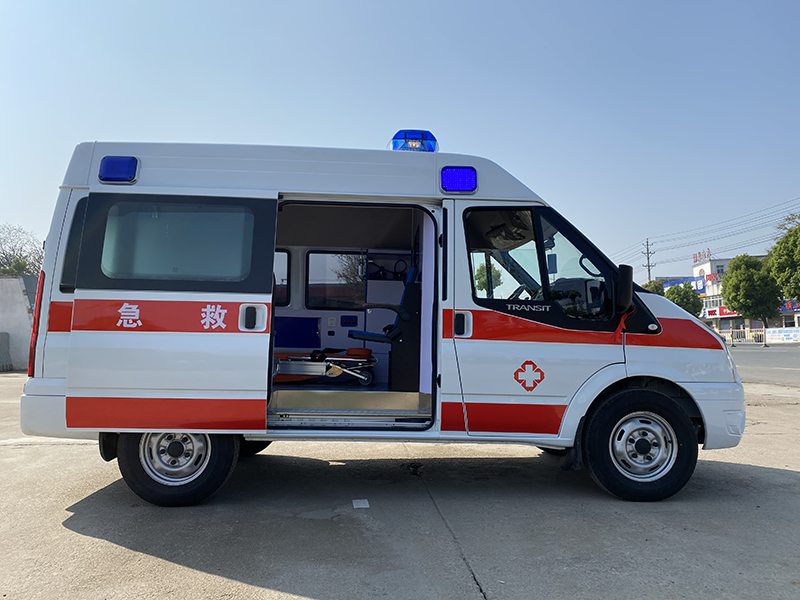福特V348短轴中顶转运型救护车