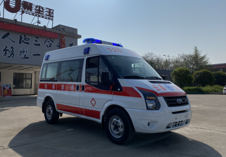 福特V348短轴中顶转运型救护车