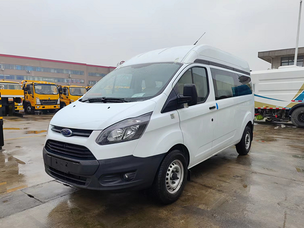 福特新全顺（汽油中轴）自动档救助车