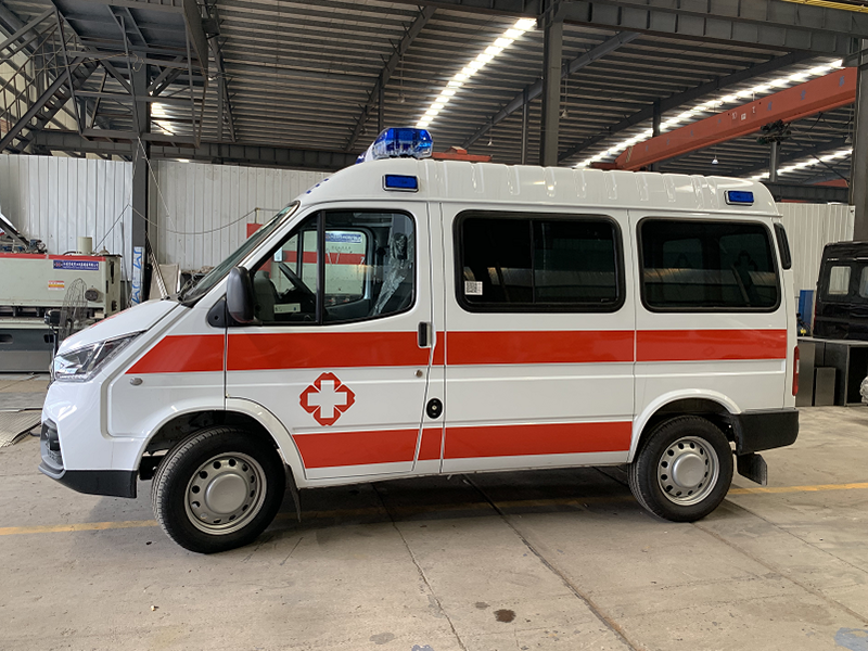 江铃特顺短轴监护型救护车（柴油）