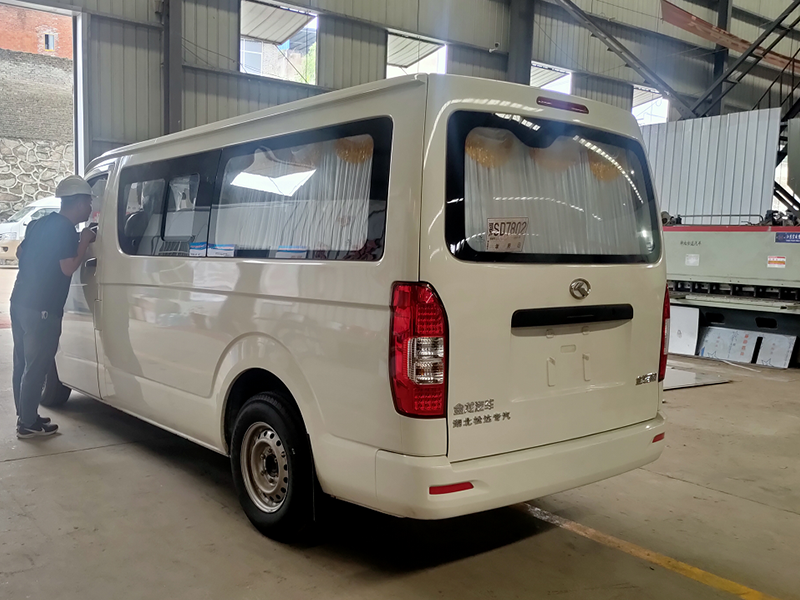 金龙牌2.3殡仪车