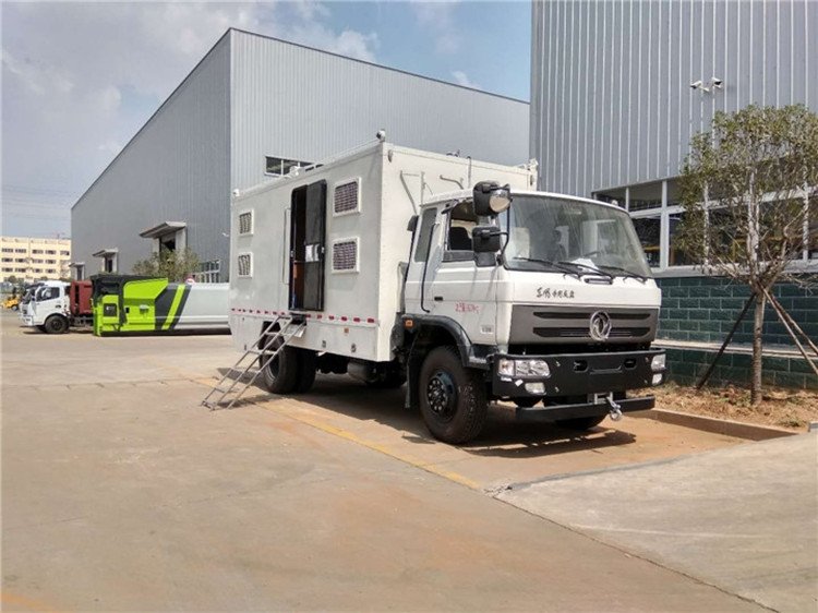东风越野四驱宿营车